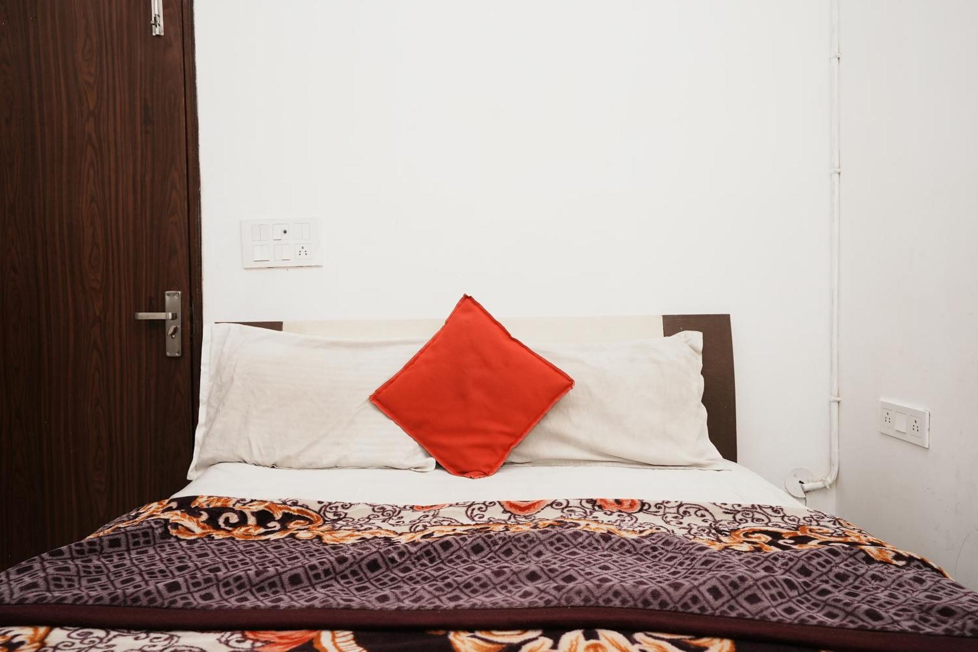 Hotel Sunrise Moon Yeni Delhi Dış mekan fotoğraf